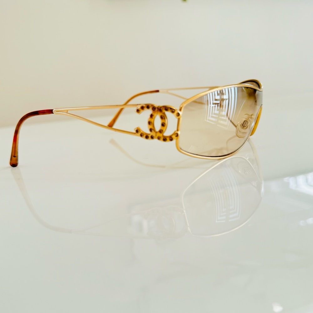 VINTAGE Chanel Authentic Gold CC crystal rimless sunglasses